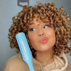 Brosse D3 Styling 7 Rangs Nordic Ice - DENMAN -Evolve Cosmetiques brosse cheveux boucles denman d3 nordic ice