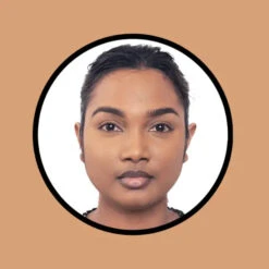 Fond De Teint Fluide Buttercup - SACHA Cosmetics -Evolve Cosmetiques fond de teint liquide sans transfert caramel sacha cosmetics