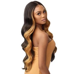 Perruque Lace Front Melted Hairline Manuella- Outré -Evolve Cosmetiques manuella perruque lace front hd couleur drff amber sunset melted hairline outre
