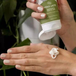 Soin Démêlant 2-en-1 Voile LactéBIO - NoireÔnaturel 11 Soin Démêlant 2-en-1 Voile LactéBIO - NoireÔnaturel -Evolve Cosmetiques noireonaturel 2 en 1 demelant soin de jour voile lacte