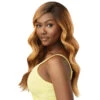 Perruque Wavy Lace Part Kecia - Outré 2 Perruque Wavy Lace Part Kecia - Outré -Evolve Cosmetiques perruque body wavy honey ombre outre kecia