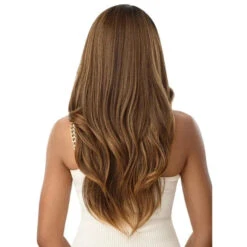 Perruque Lace Front Ondulée Avalon - Outré 7 Perruque Lace Front Ondulée Avalon - Outré -Evolve Cosmetiques perruque lace front hd longue cheveux ondules chatain caramel couleur drff chocolate truffle avalon lacefront deluxe outre