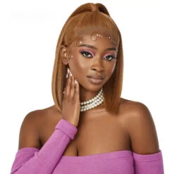 Perruque Lace HD 13X4 Straight Bob Swoop 5 - Outré -Evolve Cosmetiques perruque lace hd baby hair straight bob blond outre swoop 5