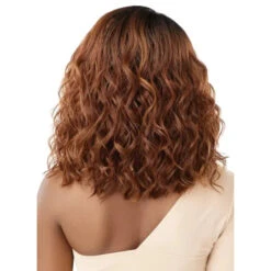 Perruque Wavy Bob HD Lace Lexanne - Outré -Evolve Cosmetiques perruque lace hd honey brown wavy bob outre lexanne
