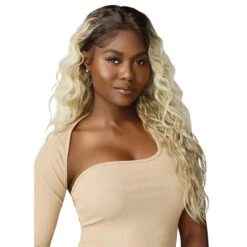 Perruque Wavy HD Lace Front Shakira - Outré -Evolve Cosmetiques perruque lace hd loose wave blonde melted hairline outre shakira