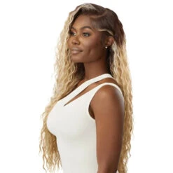 Perruque Lace HD 13X6 Curly Longue Tamala - Outré -Evolve Cosmetiques perruque longue lace 13x6 curly bouclee blonde outre tamala