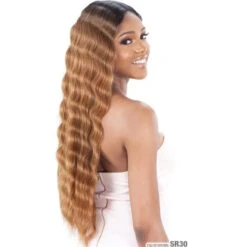 Perruque Loose Wave Triple Barrel Curl - Model Model 13 Perruque Loose Wave Triple Barrel Curl - Model Model -Evolve Cosmetiques perruque loose wave ondulee longue blonde model model triple barrel curl