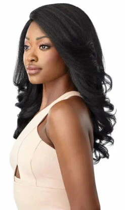 Perruque Lace Front Noire Neesha 209 - Outré 7 Perruque Lace Front Noire Neesha 209 - Outré -Evolve Cosmetiques perruque yaki wavy lace front wig outre neesha 209 noire profil