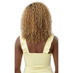 Perruque Bouclée Converti Cap Sassy Belle - Outré 13 Perruque Bouclée Converti Cap Sassy Belle - Outré -Evolve Cosmetiques sassy belle perruque converti cap outre dos