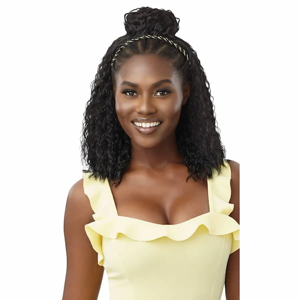 Perruque Bouclée Converti Cap Sassy Belle - Outré 5 Perruque Bouclée Converti Cap Sassy Belle - Outré – Image 3